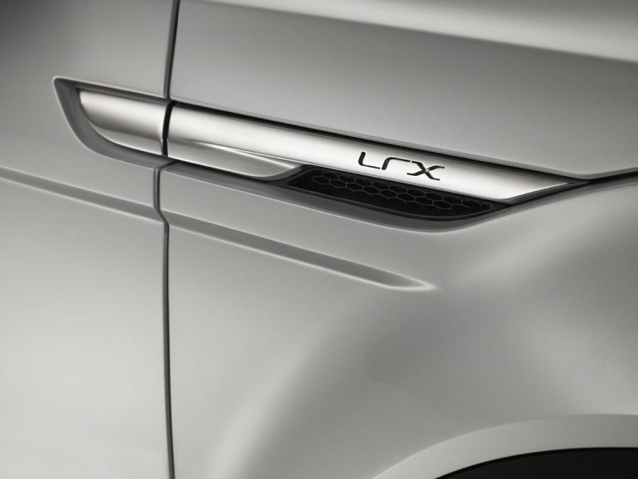  Land Rover LRX Concept 2007 года  (фото 8 из 29)
